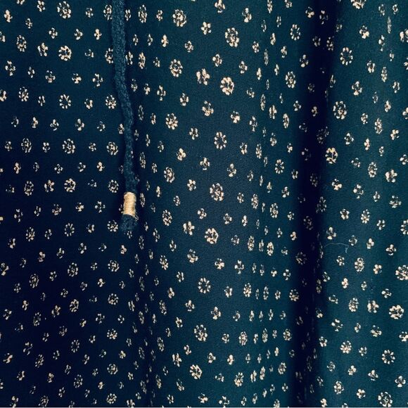 Forever 21 Black & Gold Long-Sleeve Flowy Luce Up Dress | Size: L - Picture 6 of 6